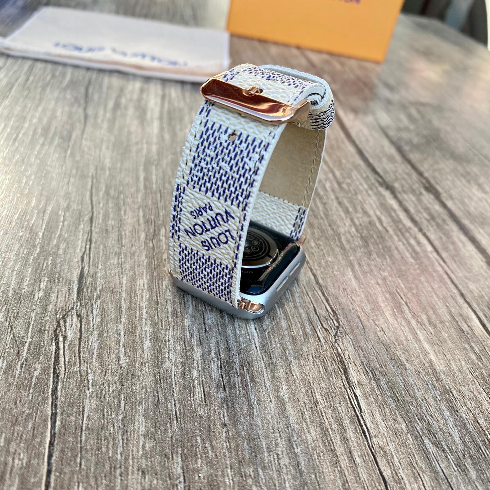Louis Vuitton White Checkered Apple Watch Band, İwatch Strap Series 7-6-5-4-3-2-1