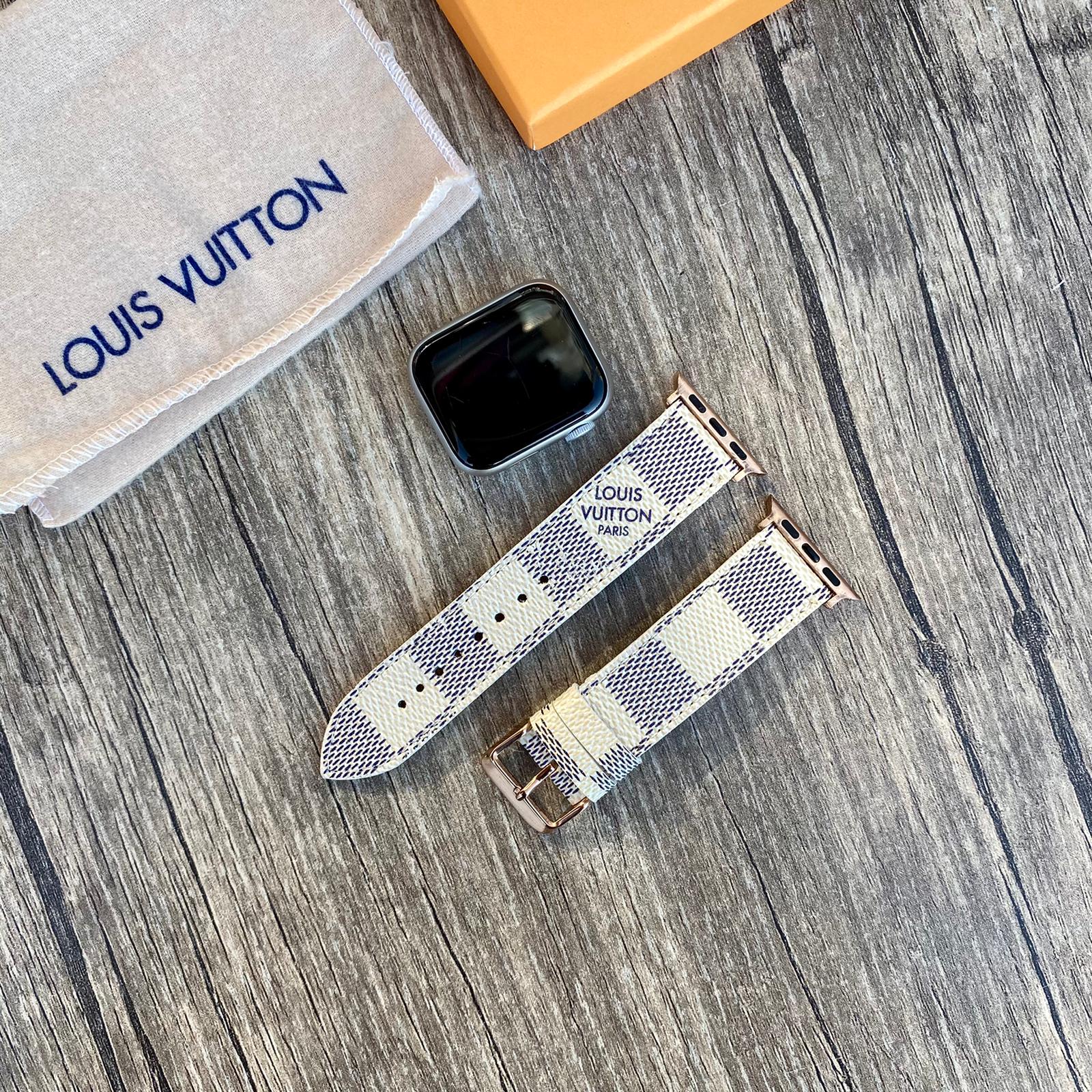 Louis Vuitton White Checkered Apple Watch Band, İwatch Strap Series 7-6-5-4-3-2-1